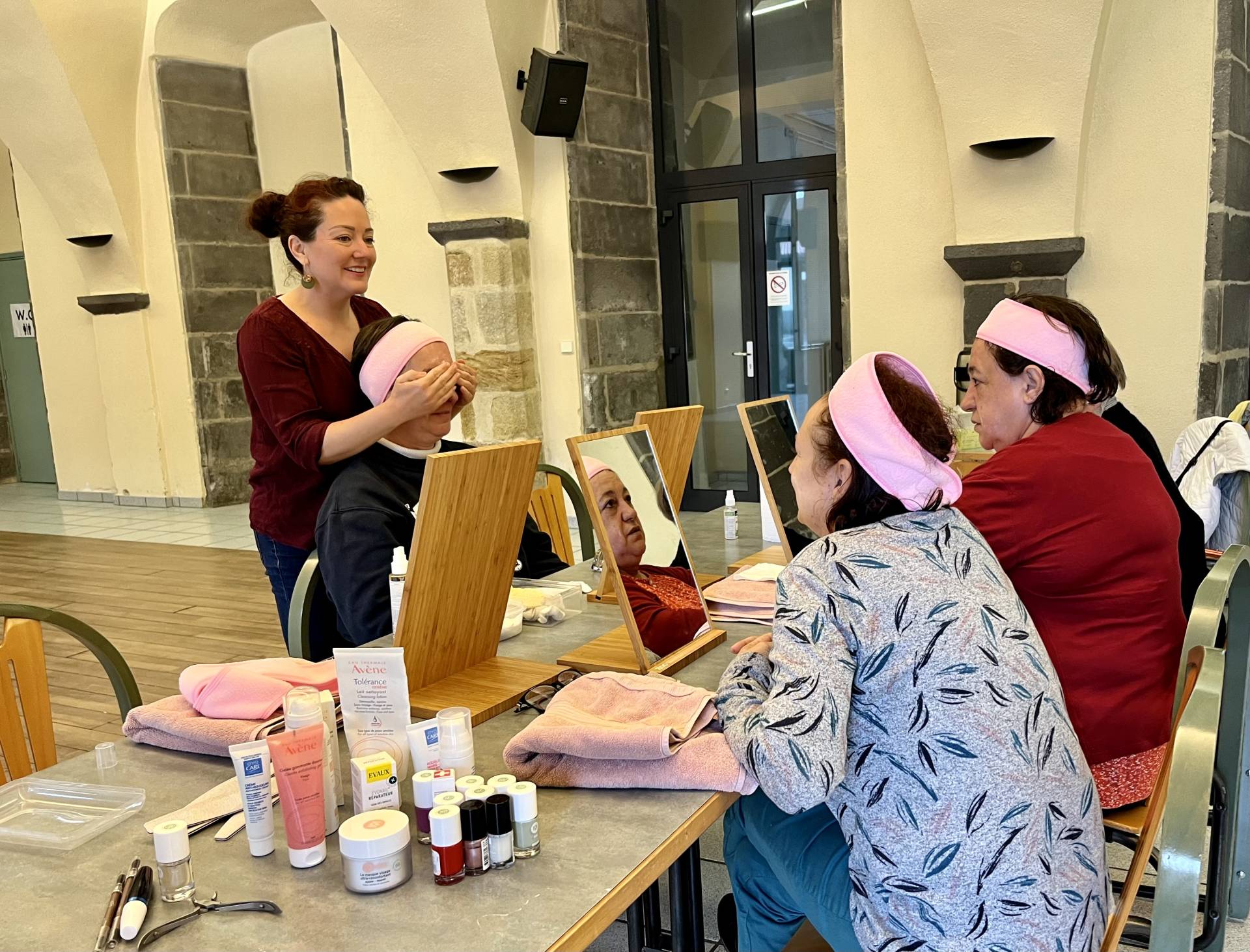 Image soin socio-esthéticienne