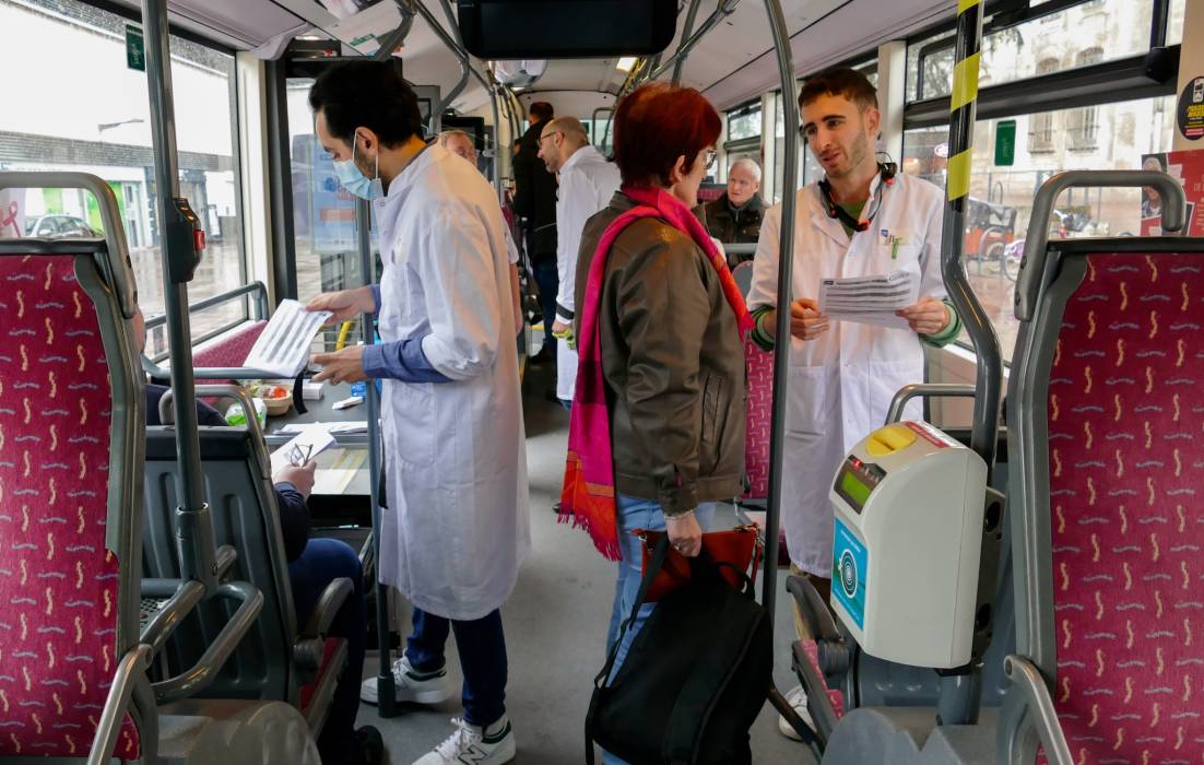Dépister des cancers ORL à bord d'un bus du réseau Stan - Saint Sébastien à Nancy