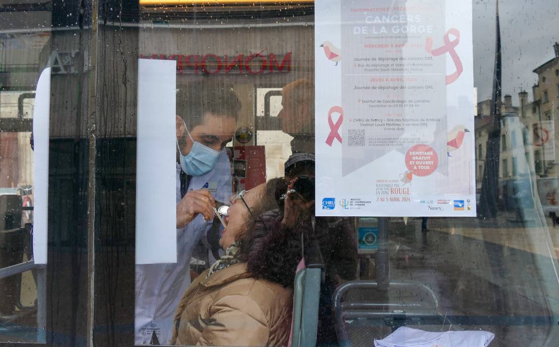 Dépister des cancers ORL à bord d'un bus du réseau Stan - Saint Sébastien à Nancy