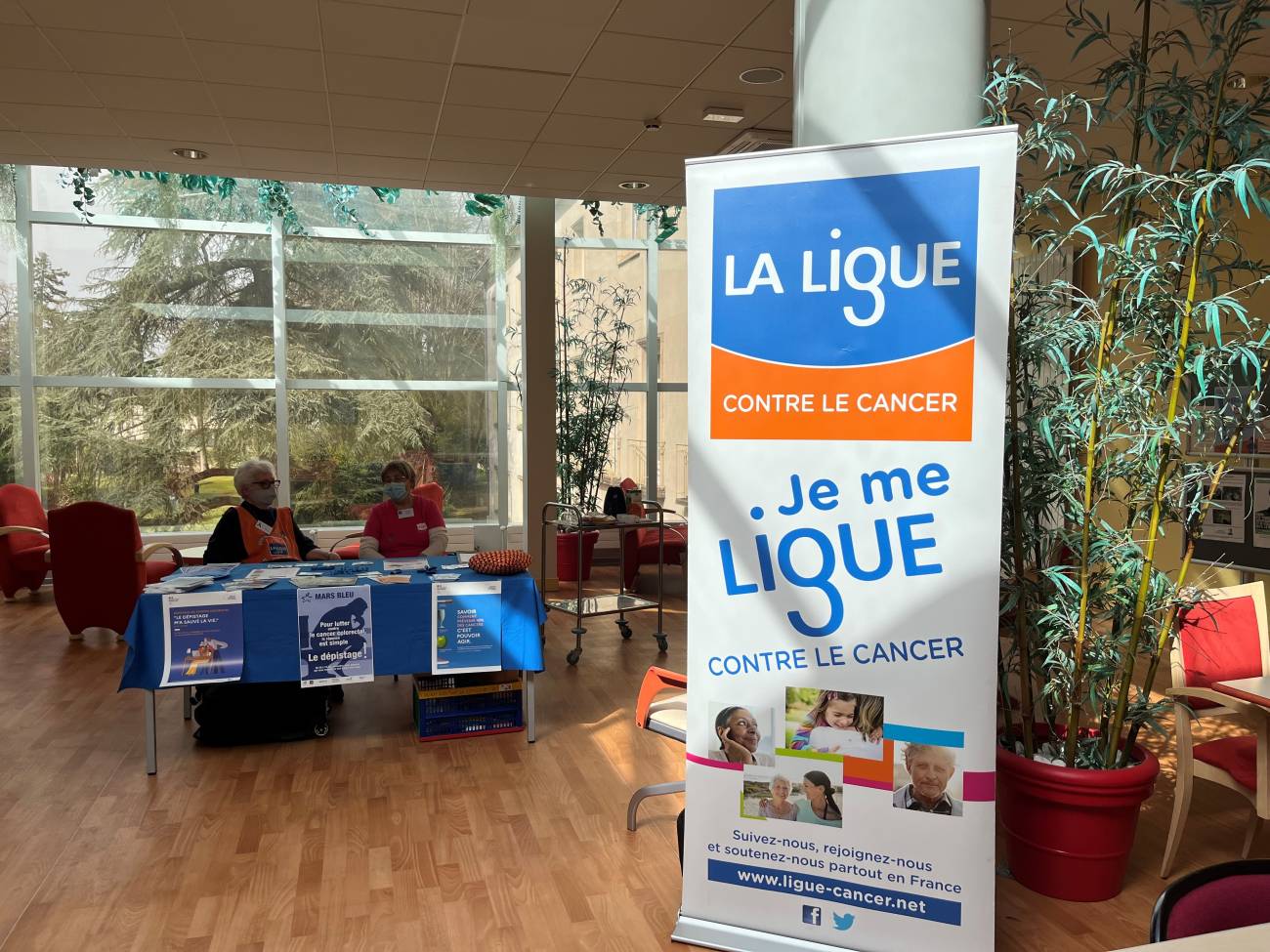 Mars Bleu, Clinique Velpeau