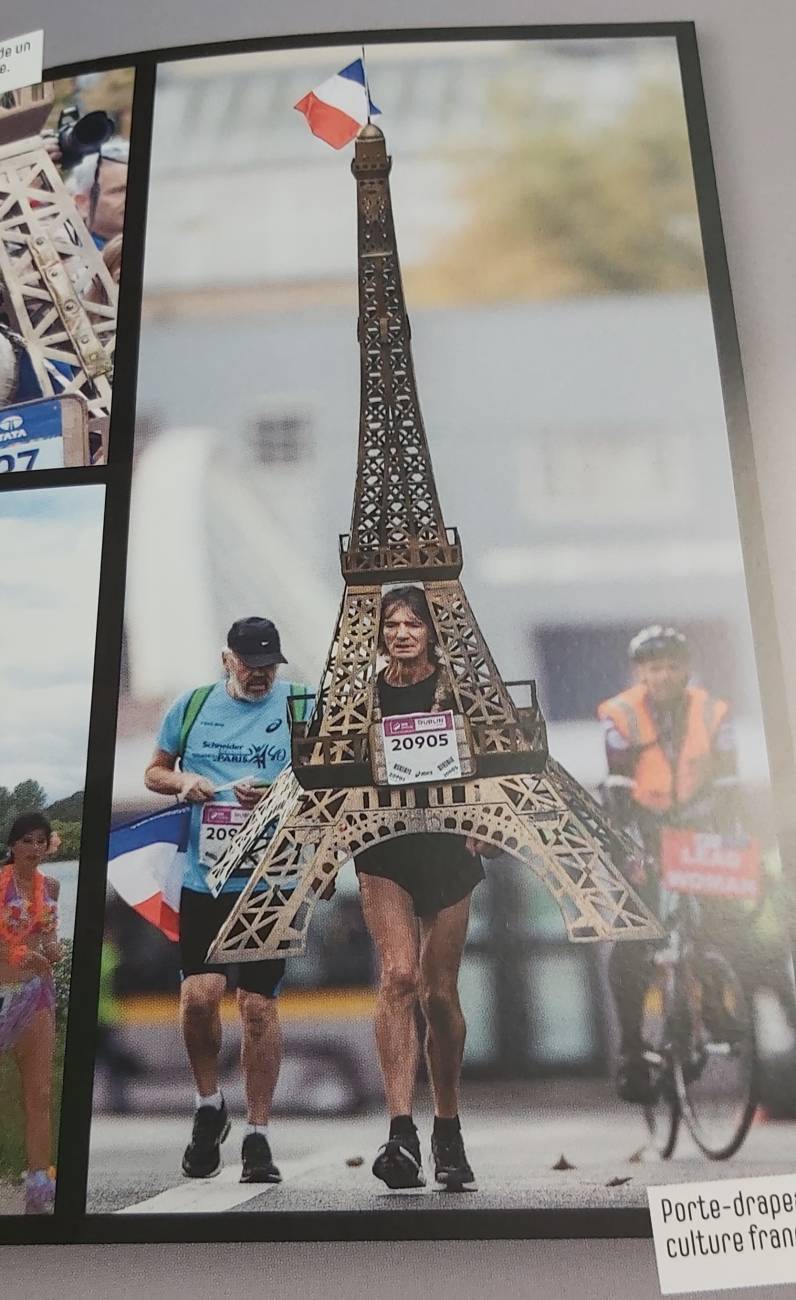 déguisement, tour Eiffel